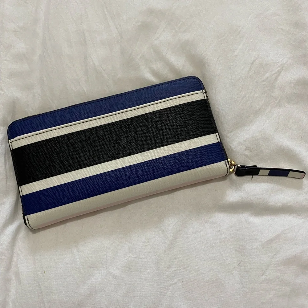 Kate Spade Wallet - Picture 5 of 5